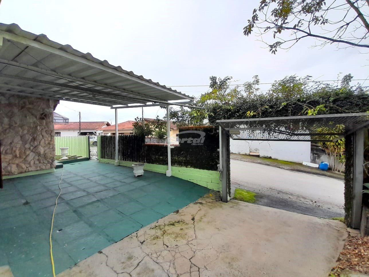 Entrada + Estacionamento