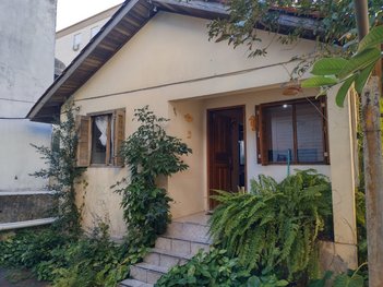 house em Rua Paulo Setúbal, Passo da Areia - Porto Alegre - RS