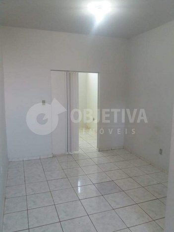 commercial_property em Avenida Belarmino Cotta Pacheco, Santa Mônica - Uberlândia - MG