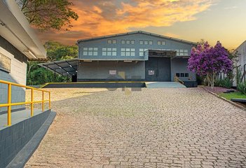 industrial em Rua Cambuquira, Nova Fazendinha - Carapicuíba - SP