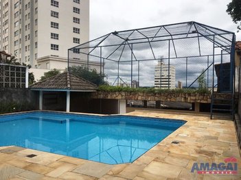 house em Rua Tiradentes, Centro - Jacareí - SP