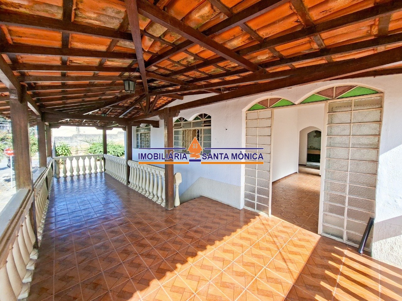 Casa com 4 quartos — Santa Mônica, Belo Horizonte