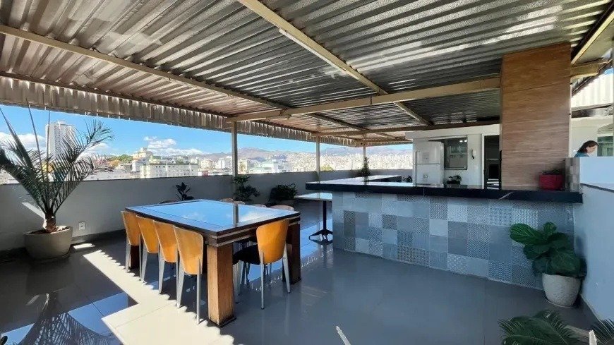 Cobertura com 4 quartos — Sagrada Família, Belo Horizonte