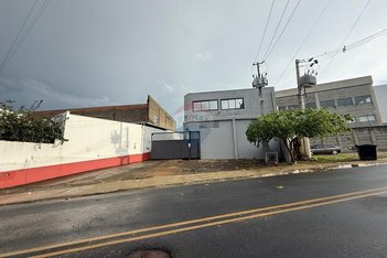 industrial em Rua Francisco de Souza Dias Guimarães, Centro Industrial Rafael Diniz - Bragança Paulista - SP