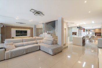 house em Avenida General Barreto Viana, Chácara das Pedras - Porto Alegre - RS