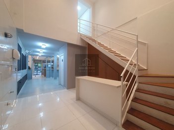 business em Rua Doutor Renato Paes de Barros, Itaim Bibi - São Paulo - SP