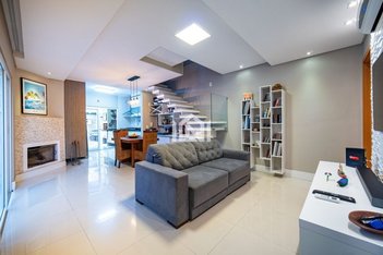 house em Estrada Municipal Walter Steurer, Chácara Pavoeiro - Cotia - SP