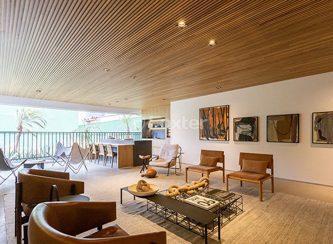 sala-de-estar-moderna-e-aconchegante-com-vista-para-a-cidade.jpeg