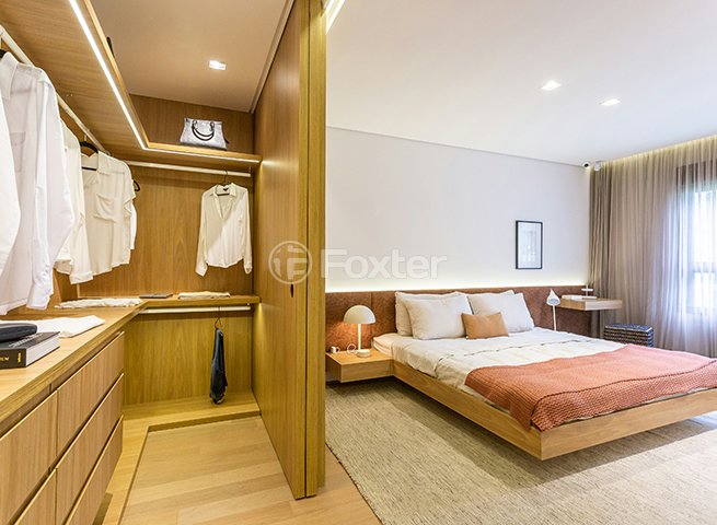 quarto-com-closet-e-cama-de-casal.jpeg