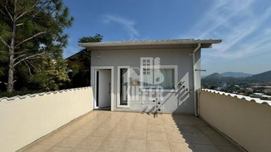 house em Rua Vinte e Quatro, Cajueiros (Itaipuaçu) - Maricá - RJ
