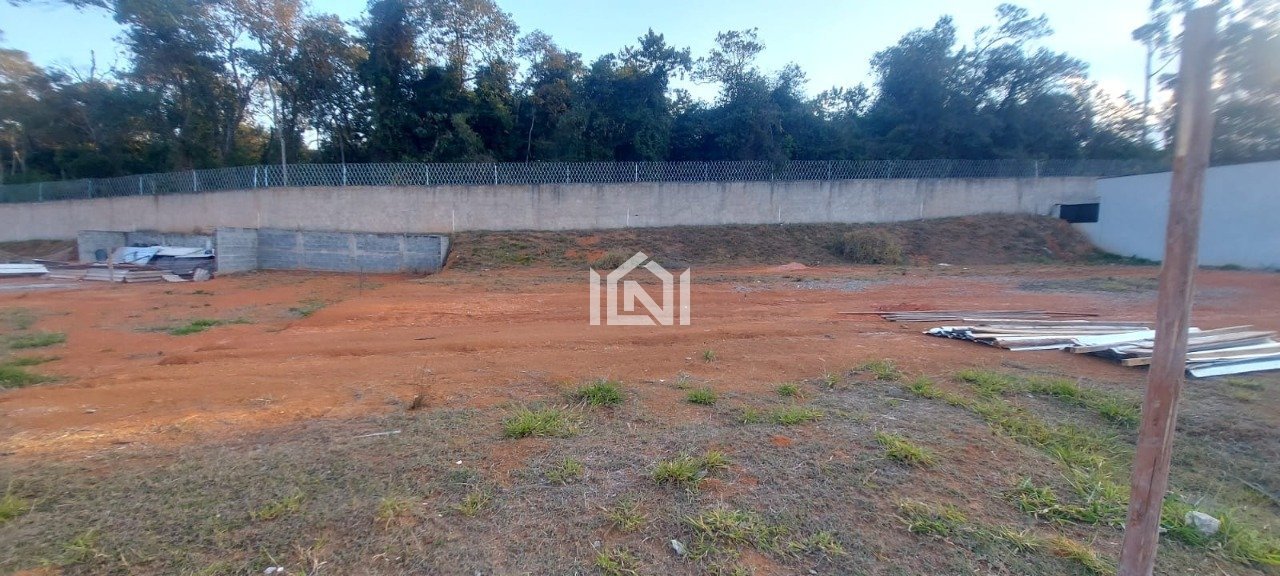 terreno a venda no condominio lago dos passaros