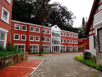 office em Rua Professor Stroeller, Quarteirão Brasileiro - Petrópolis - RJ