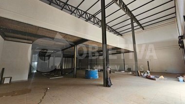 industrial em Avenida João Naves de Ávila, Santa Luzia - Uberlândia - MG
