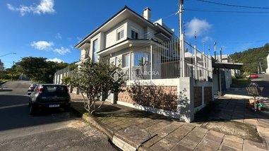 house em Rua Manoel Nunes da Silva, Guarujá - Porto Alegre - RS