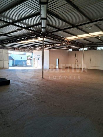 industrial em Rua Coxinilho, Morumbi - Uberlândia - MG