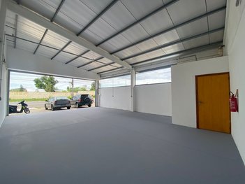 business em Avenida do Nazário, Olaria - Canoas - RS
