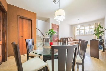 house em Rua Amazonas, Água Verde - Curitiba - PR