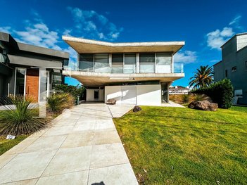 house em Rua Rio Jacuí, Centro - Xangri-Lá - RS