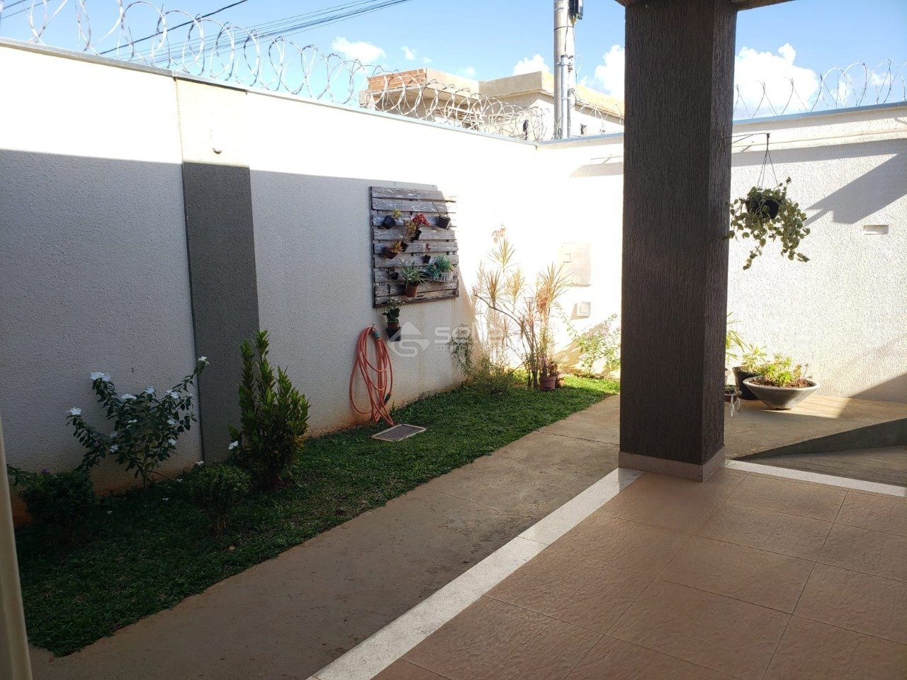 ÁREA EXTERNA