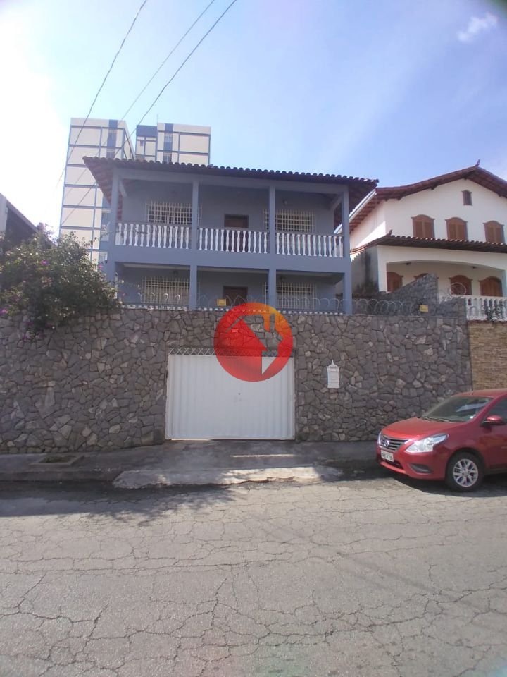 Casa com 4 quartos — Ipiranga, Belo Horizonte
