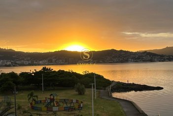 apartment em Rua Wilson Luz, Coqueiros - Florianópolis - SC