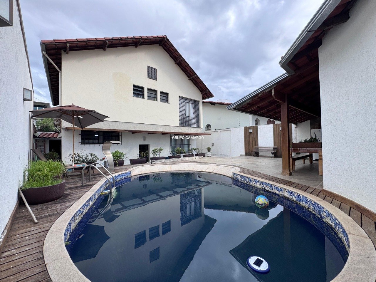 Casa com 5 quartos — Dona Clara, Belo Horizonte