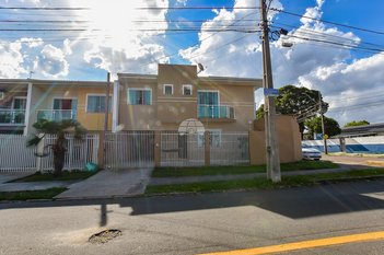 house em Rua João Teixeira de Carvalho, Cruzeiro - São José dos Pinhais - PR