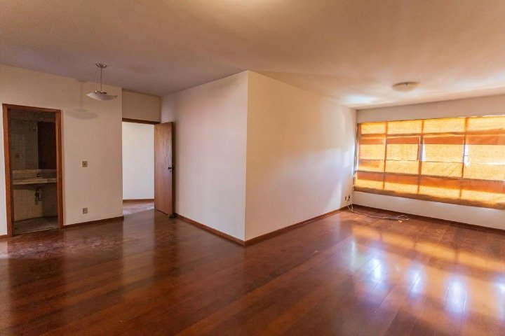 Apartamento com 4 quartos — Santo Antônio, Belo Horizonte