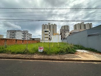 land_lot em Rua Los Angeles, Novo Mundo - Uberlândia - MG
