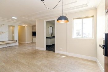apartment em Rua Pinheiro Guimarães, Portão - Curitiba - PR