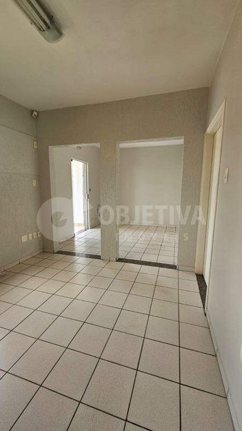 house em Avenida João Naves de Ávila, Centro - Uberlândia - MG