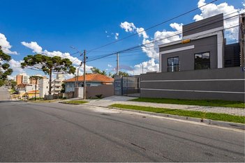house em Rua Brasílio Bacellar Filho, Tingui - Curitiba - PR