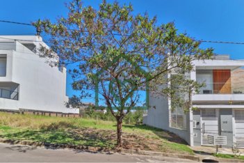 land_lot em Rua Doutor Sérgio de Figueiredo, Guarujá - Porto Alegre - RS