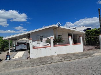 house em Avenida Bayer Filho, Centro - Tijucas - SC