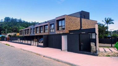 house em Rua Leonel Pereira, Cachoeira do Bom Jesus - Florianópolis - SC