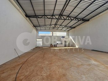 industrial em Avenida Dario Fagundes da Costa, Novo Mundo - Uberlândia - MG