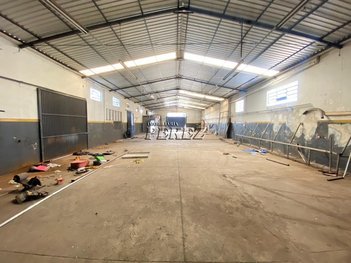 industrial em Avenida Arthur Thomas, Rodocentro - Londrina - PR