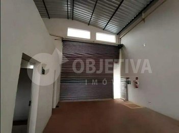 industrial em Rua Edson Gonçalves, Segismundo Pereira - Uberlândia - MG