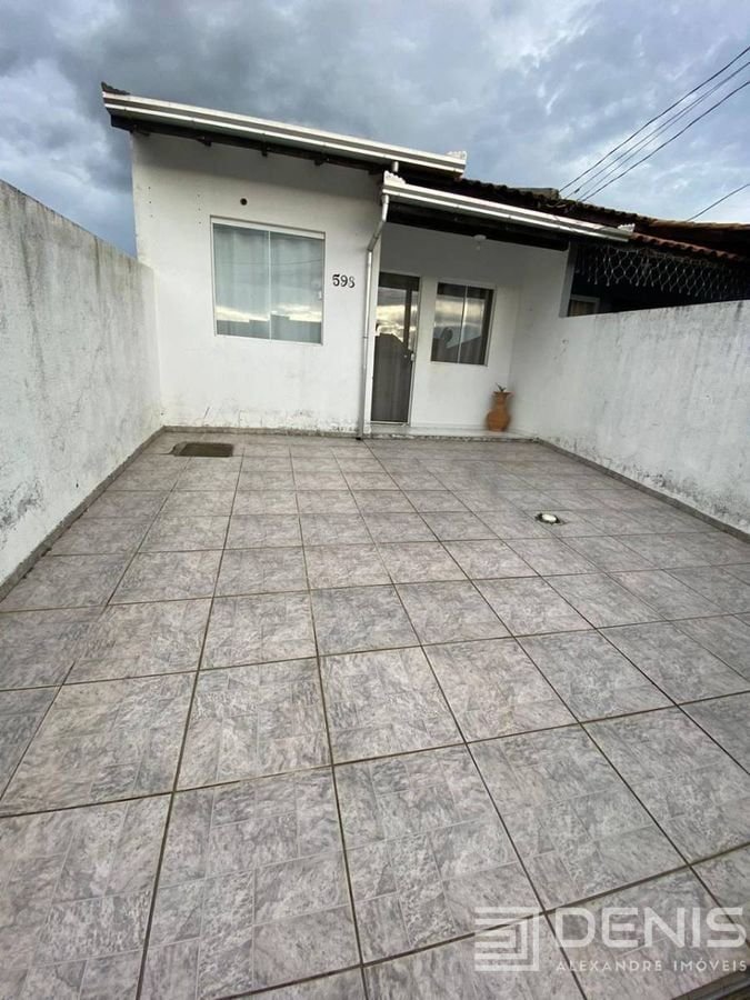 Casa - 2 Qts - 2 Vagas - Área Externa - Santa Regina - Itajaí/SC