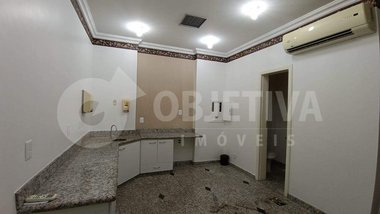 office em Avenida Floriano Peixoto, Centro - Uberlândia - MG