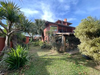 house em Rua dos Coroas, Barra da Lagoa - Florianópolis - SC