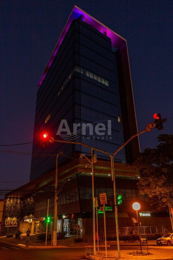 02 - FACHADA A NOITE