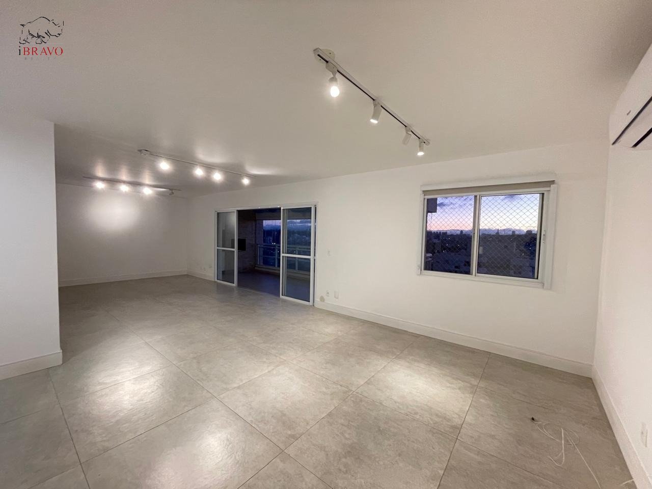 WhatsApp Image 2025-11-27 at 17.35