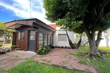 house em Avenida Guarujá, Guarujá - Porto Alegre - RS
