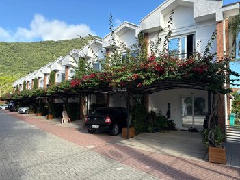 house em Rodovia Francisco Thomaz dos Santos, Armação do Pântano do Sul - Florianópolis - SC