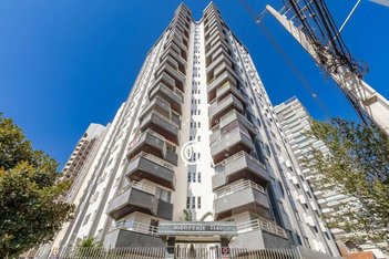 apartment em Rua Bento Viana, Água Verde - Curitiba - PR