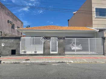 house em Rua 2350, Centro - Balneário Camboriú - SC