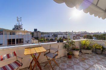 apartment em Rua Valparaíso, Jardim Botânico - Porto Alegre - RS