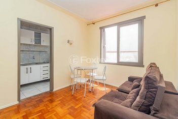 apartment em Rua Professor Freitas e Castro, Azenha - Porto Alegre - RS