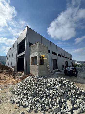 industrial em Rua Antonio Lopes Gonçalves Bastos, Rio Pequeno - Camboriú - SC